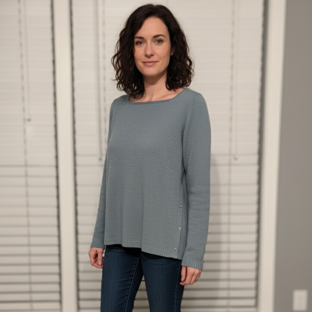 Women's Gray Sweater Top